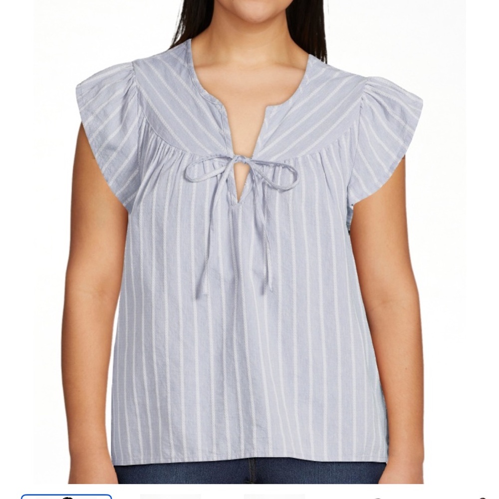 LAST CHANCE: Time and Tru Blue and White Flutter Sleeve Blouse